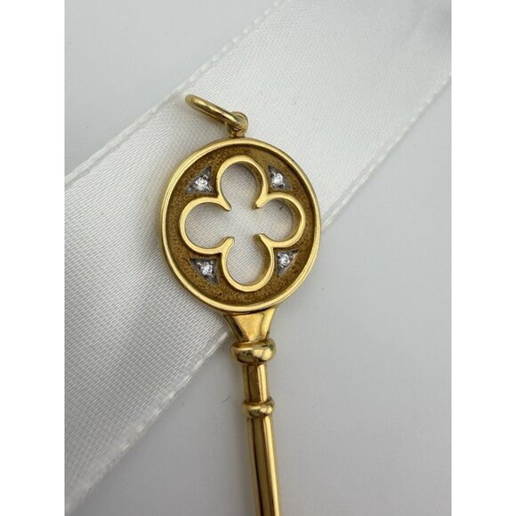 Tiffany & Co. 18k Gold Clover Diamond Quatrefoil Key Pendant Charm (7.4g) ✨🍀 - Picture 6 of 8